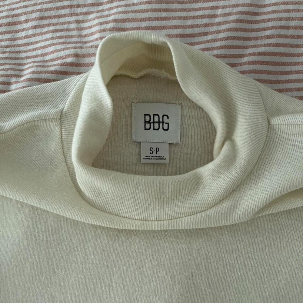 BDG Urban Outfitters Cream Mockneck Top - Picture 3 of 3